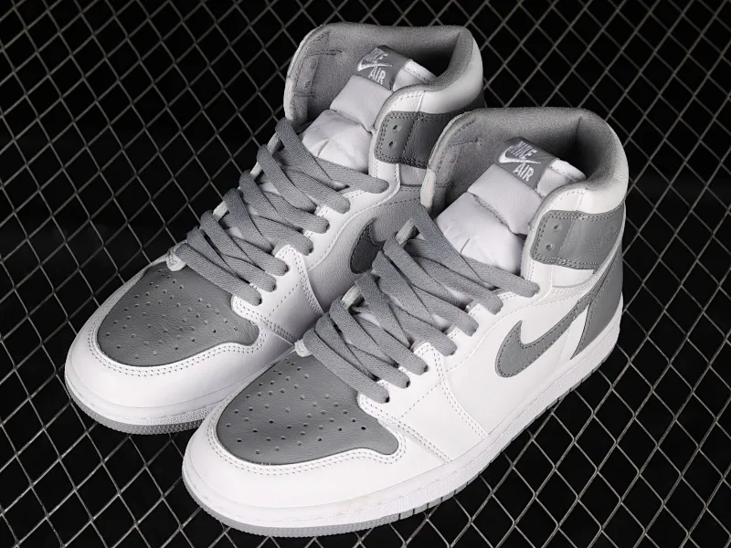 All categories Air Jordan Jordan series basketball shoes Air Jordan 1 High Pure original Air Jordan 1 High OG "Stealth" AJ1 Joe 1 white gray 555088-037